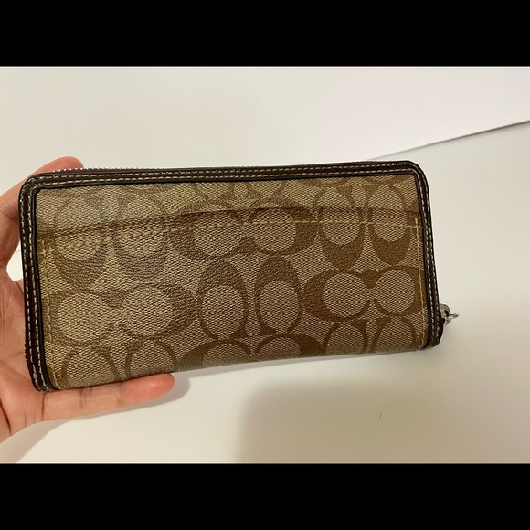 🌸COACH long wallet🌸 - Picture 2 of 15